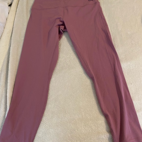NWT Lululemon Ribbed high Rise Align Pants 25” in Velvet Dust - Picture 2 of 3